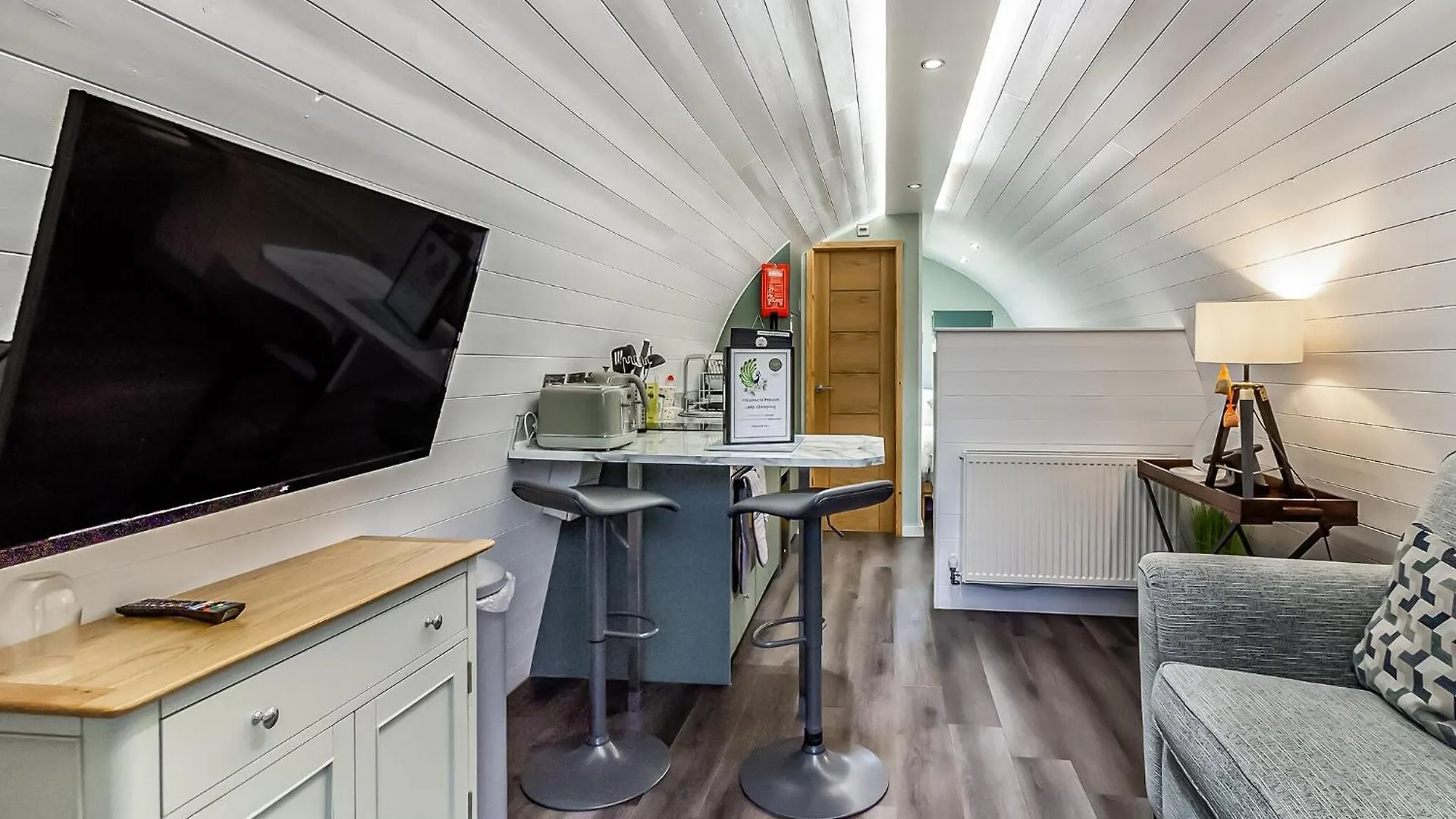 Peacock Lake Glamping East Bridgford 0*,  United Kingdom