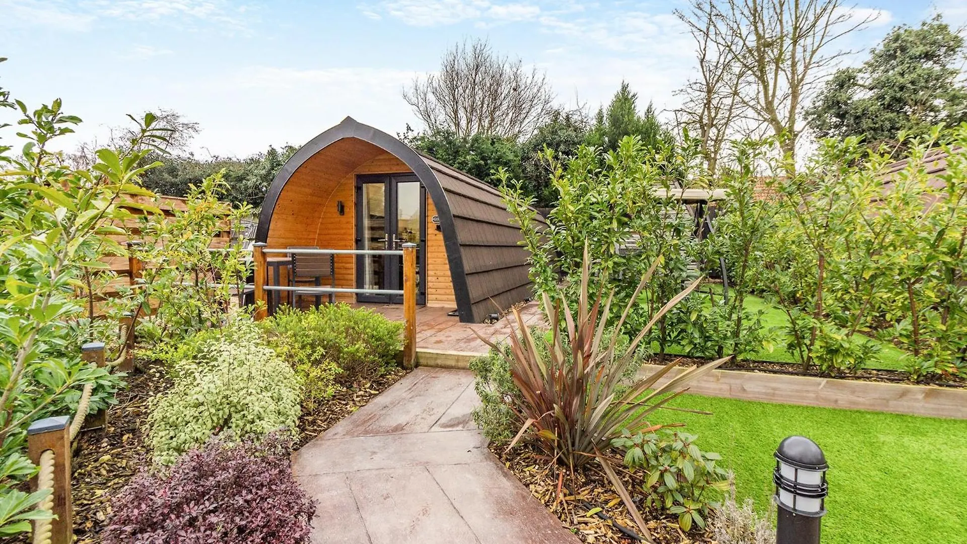 Peacock Lake Glamping East Bridgford Holiday park